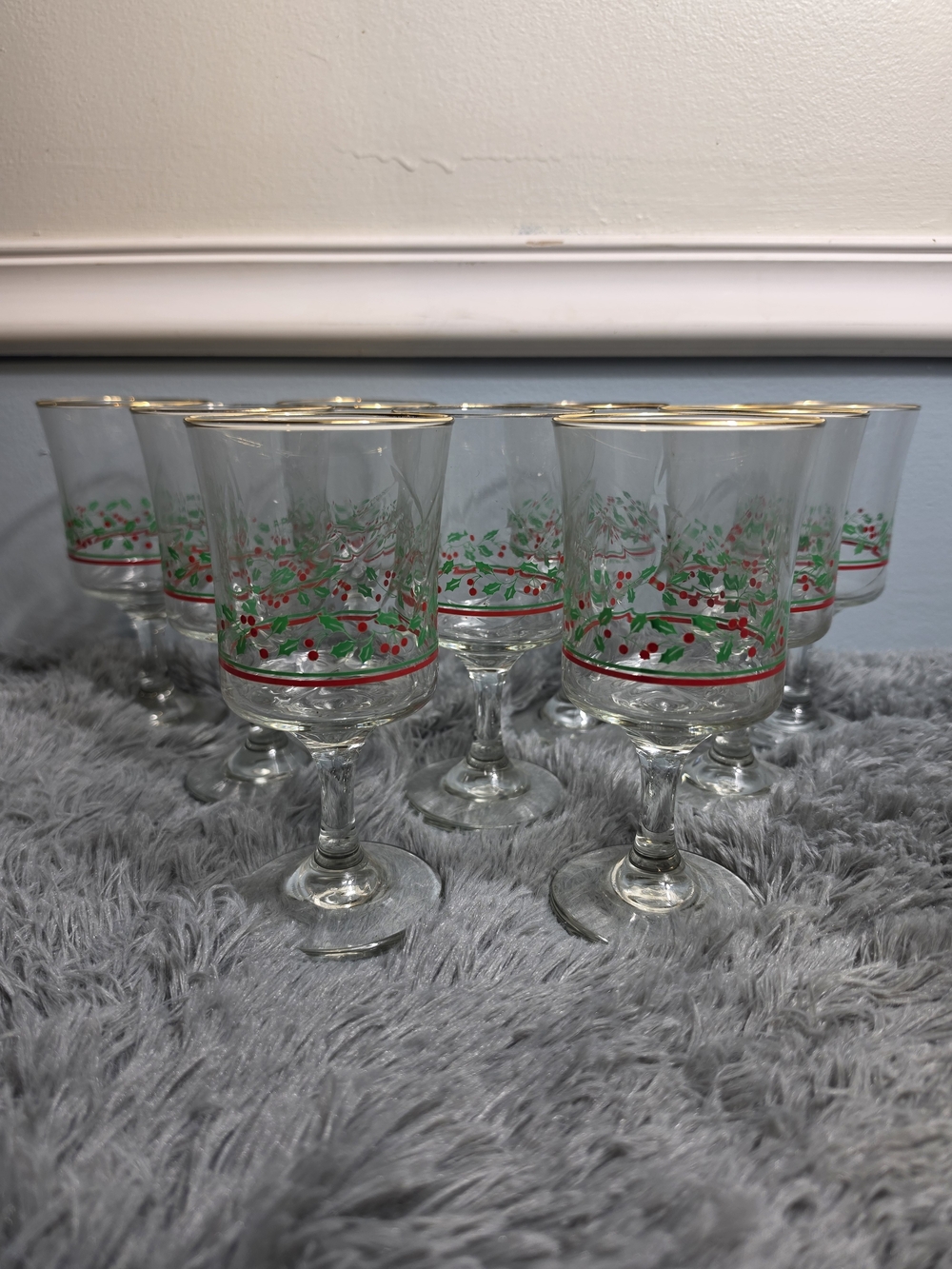 Vintage Libbey Arby’s Christmas Holly Berry Wine Glasses Goblets Set of 10